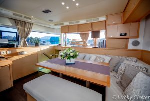 Yachting 2021 Luckyclover Kitchen Livingroom Web 5051